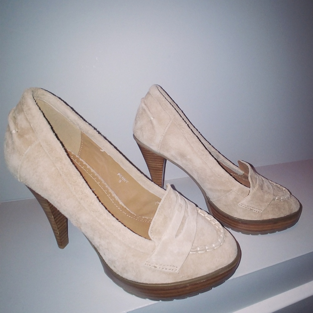PENNY LOAFER CREAM SUADE/LEATHER HEALS - SIZE/8